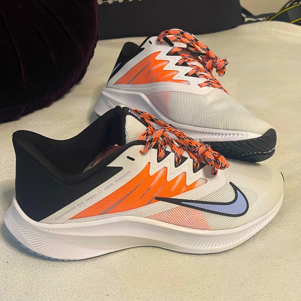 Women’s Nike Quest 3 NWOT. Includes box.